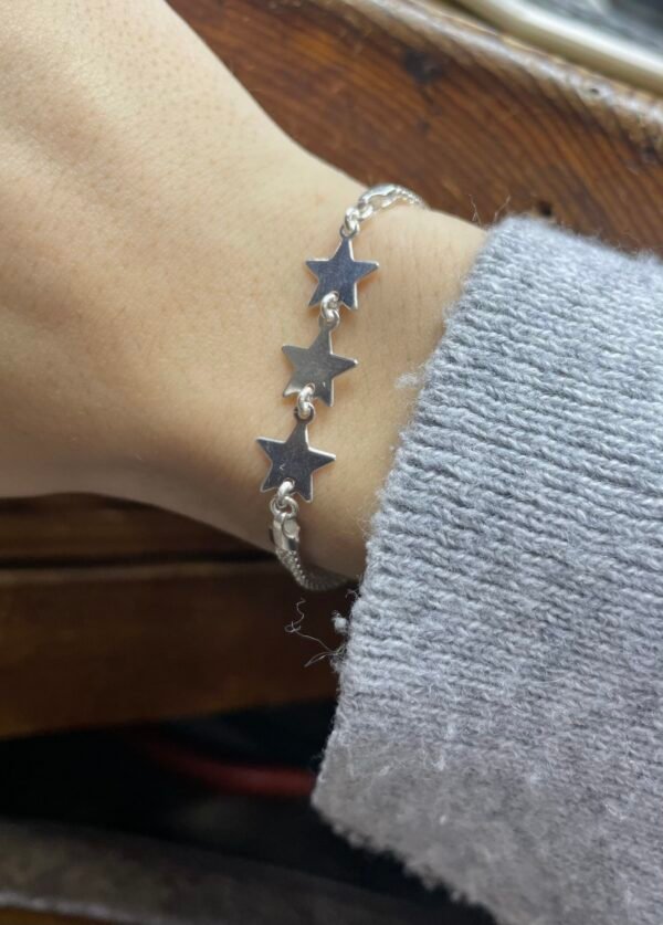 PULSERA PLATA DOBLE CADENA Y TRES ESTRELLAS - Imagen 4