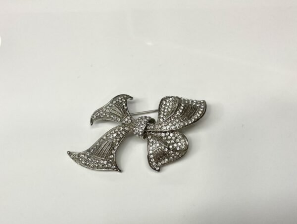 BROCHE DE PECHO  DE LAZO