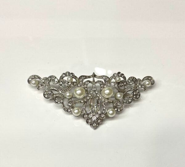 BROCHE MANTILLA CON PERLA